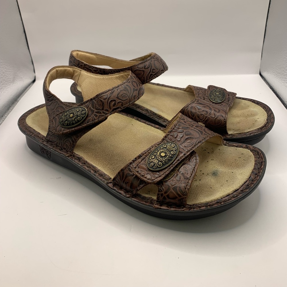 Alegria Vienna Embossed Leather Sandals Women’s Size 39 Adjustable Straps Brown